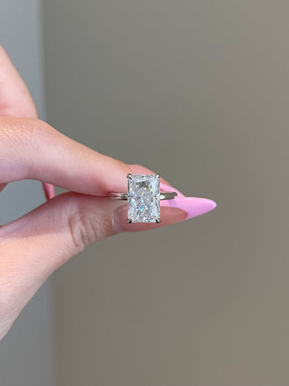 The Savannah Ring, 5 Carat, Radiant, Crushed Ice