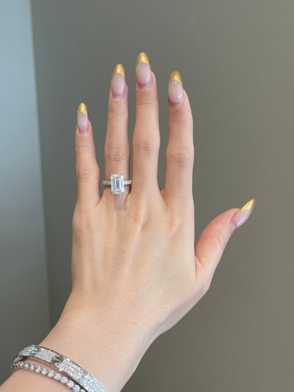 The SHY Signature Ring, 4 Carat, Emerald, Step Cut