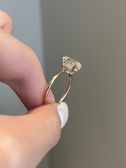 The Hailey Ring, 3 Carat, Oval, Brilliant
